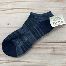 Load image into Gallery viewer, Youth Large: Go Dry Ankle Socks
