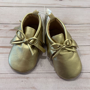 6-12M: NEW Gold Moccasin Booties