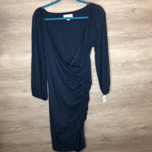 M: Navy L/S Ruched Dress