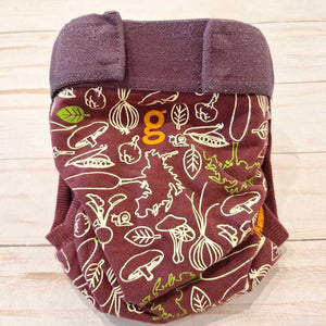 Med (13-28lb): gDiaper Cover w/ Liner - Veggie Print