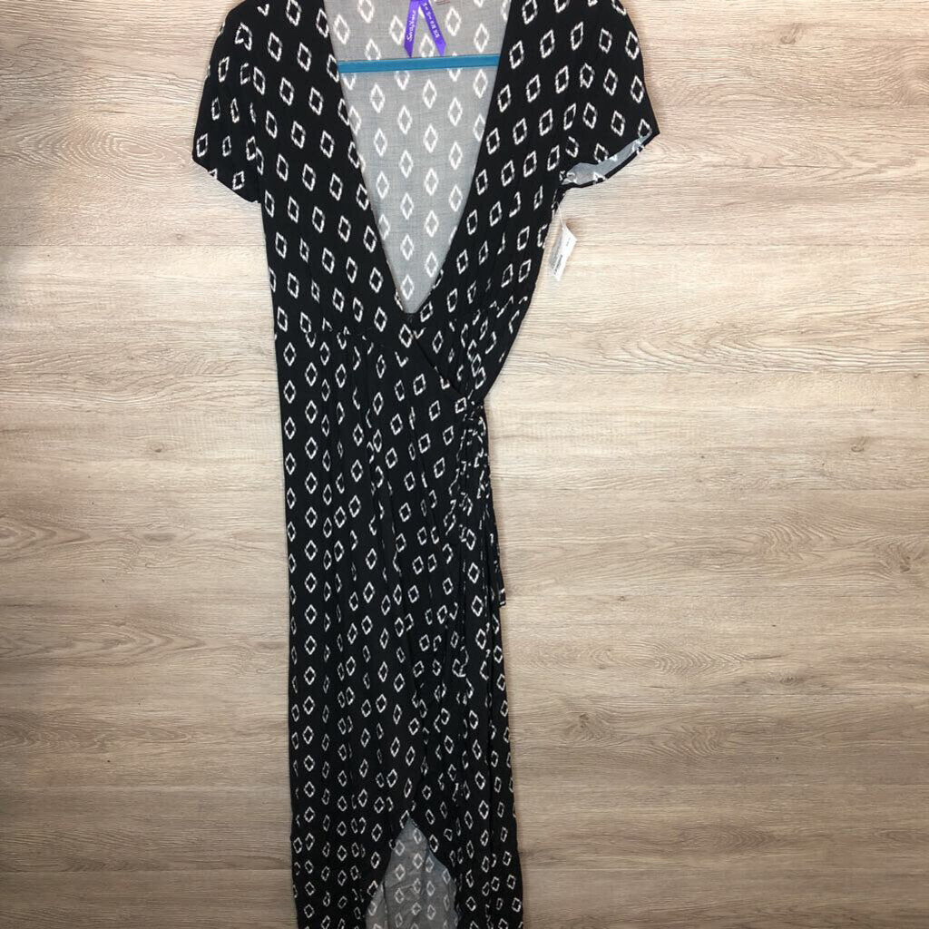 XS/Size 2: Black Diamond Pattern Wrap Dress