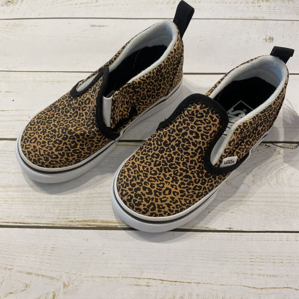 Size 8: NEW Cheetah Print Slip-Ons