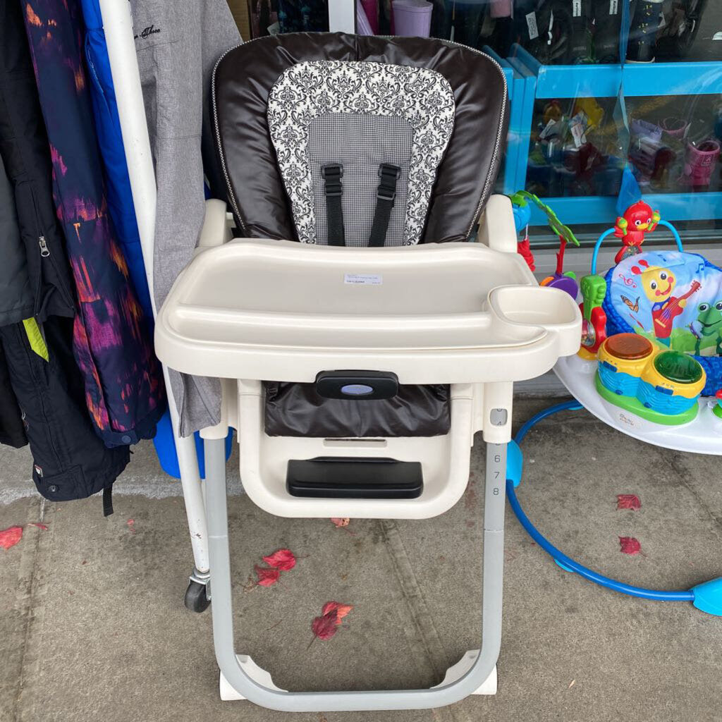 Graco B&W Damask High Chair