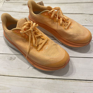 Size 6.5: Peach Sneakers