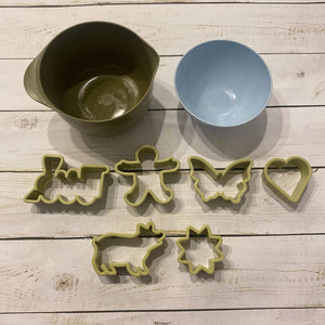 Pretend Play Mixing Bowl + Cookie Cutter Set