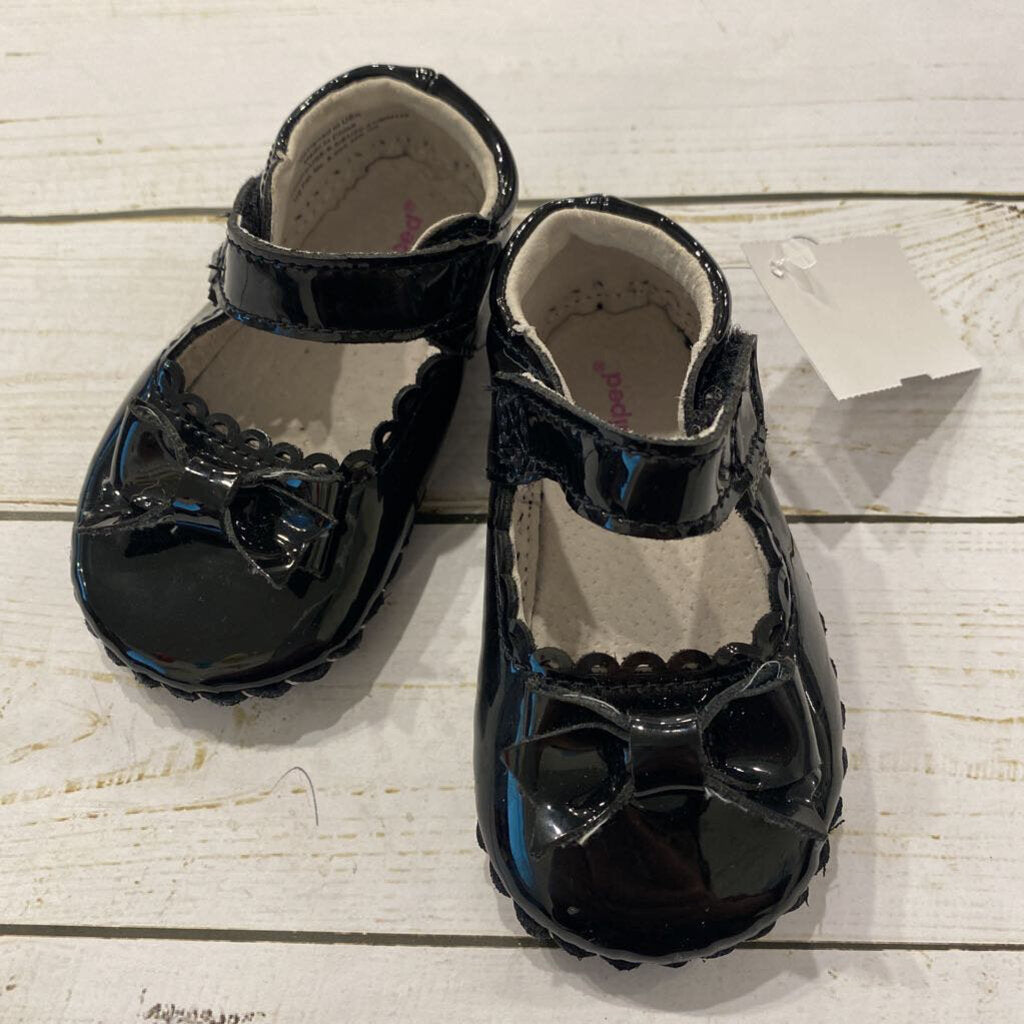 12-18M: Soft Sole Black Patent Leather Mary Janes