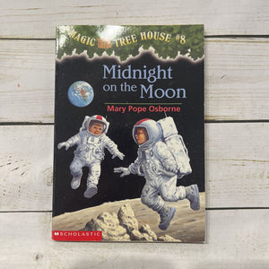 Used Book - Magic Tree House #8 Midnight on the Moon