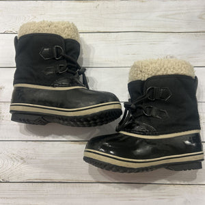 Size 12: Black Yoot Pak Snow Boots