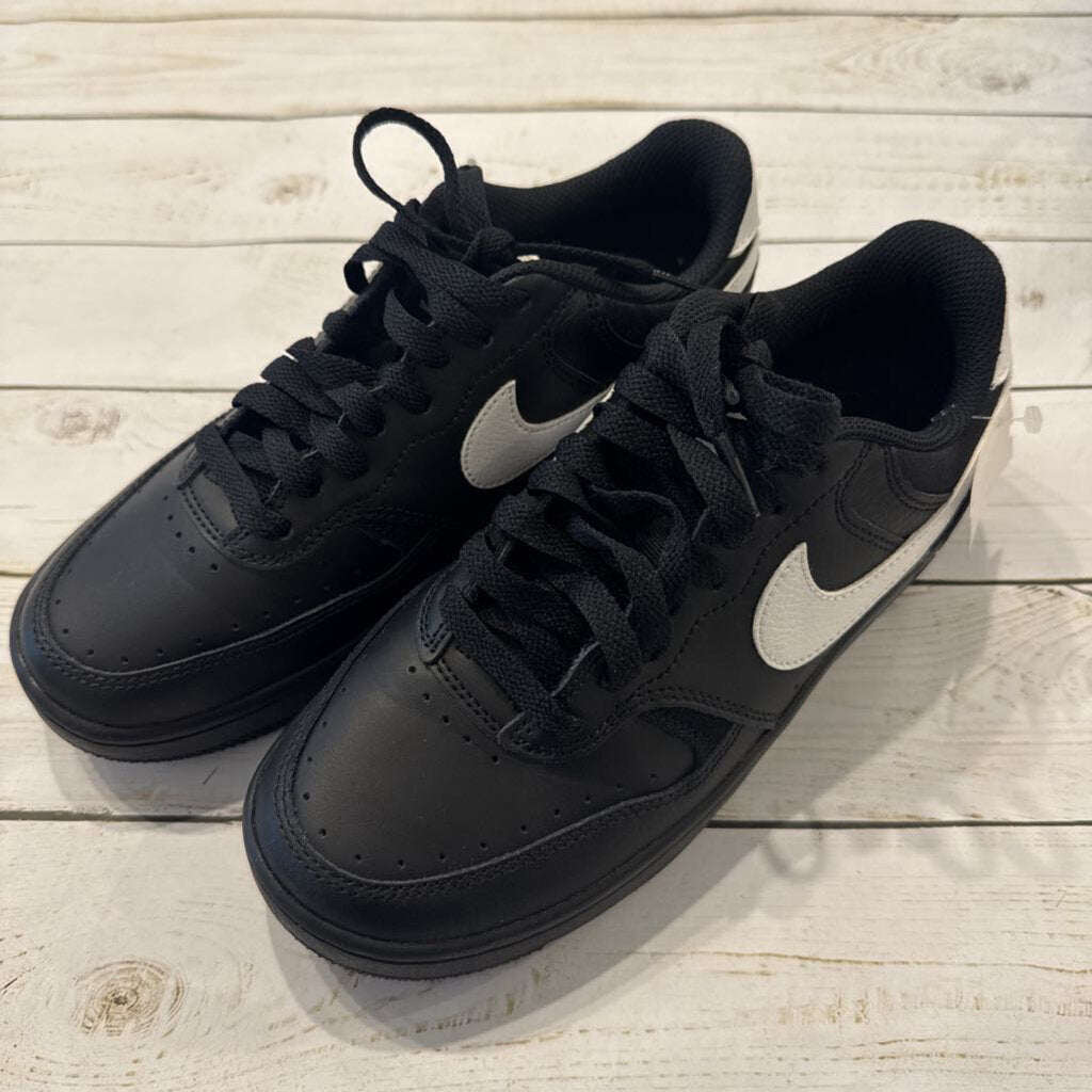 Size 7: Like NEW Air Force 1 Ambush Black Sneakers