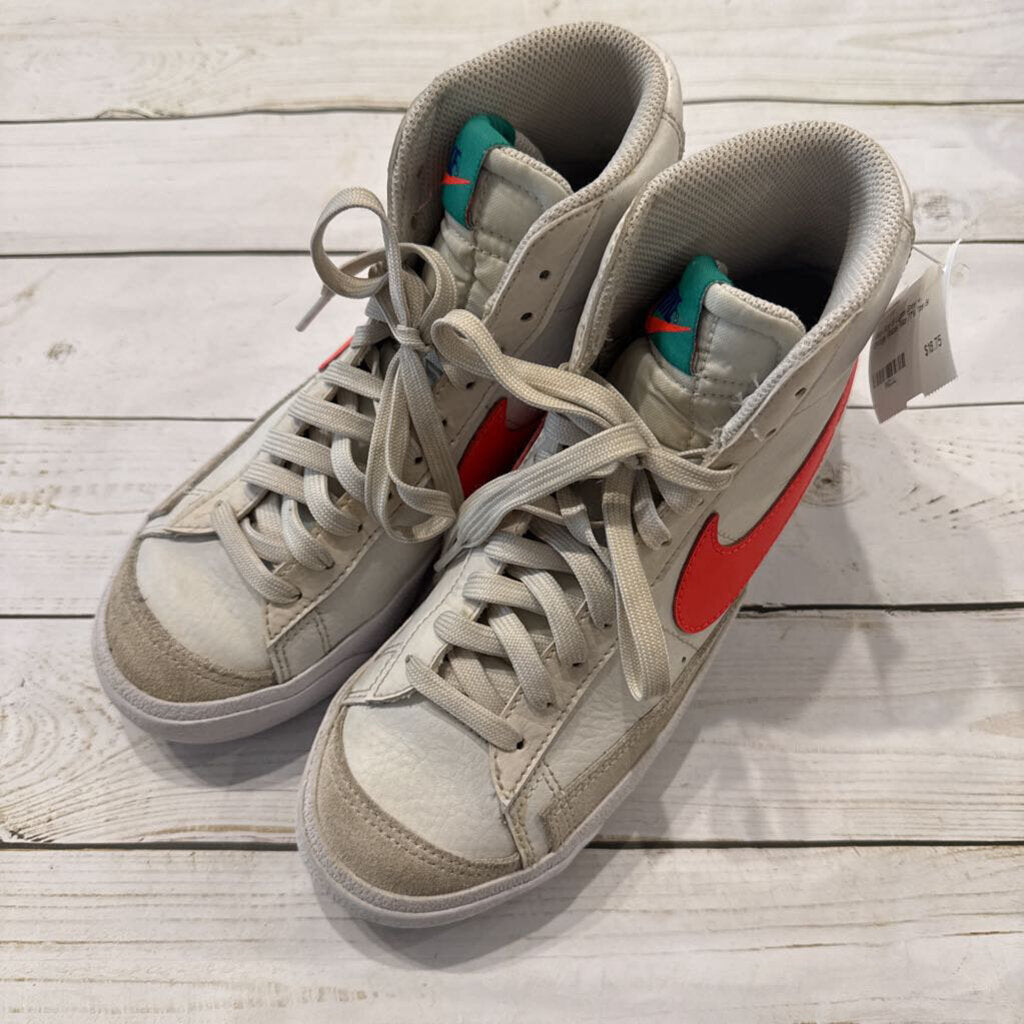 Size 5: Light Grey + Orange Blazer Mid 77's *as is