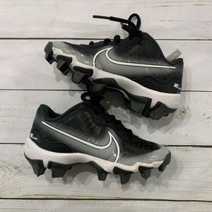 Size 10: Black Baseball Cleats