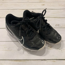 Load image into Gallery viewer, Size 12: Black Baseball Cleats
