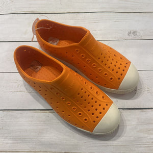 Size 2: Orange Jeffersons