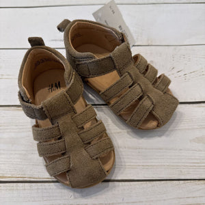 Size 3/4: Brown Suede Sandals