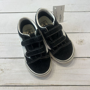 Size 8: B&W Suede Velcro Classics