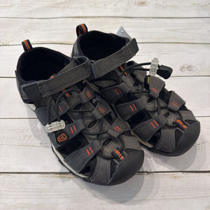 Size 1: Dark Grey Newport Sandals