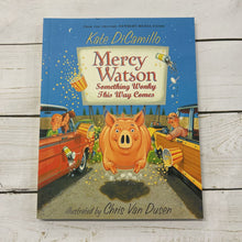 Load image into Gallery viewer, Used Book - Mercy Watson Something Wonky This Way Comes
