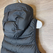 Load image into Gallery viewer, 10/12: Black Puffer Jacket *as is
