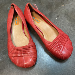 Size 6.5: Red Leather Round Toe Flats