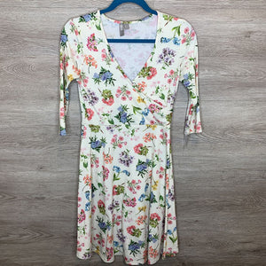 XS/Size 0: Cream Floral Q/S Wrap Bust Dress