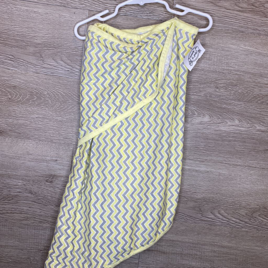 Miracle Blanket in Yellow + Grey Zig Zag