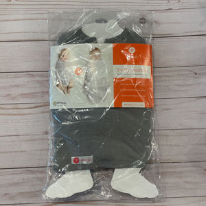 0-4M: NEW Gray Two-Way Swaddle *retails $35
